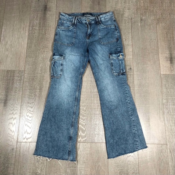 Aeropostale Women’s Raw Hem Flare Mid Rise Jean Size 12R - Picture 1 of 7